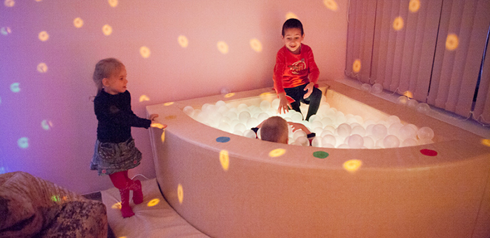 Светлая сенсорная комната | Детское Игровое Оборудование в Санкт-Петербурге
